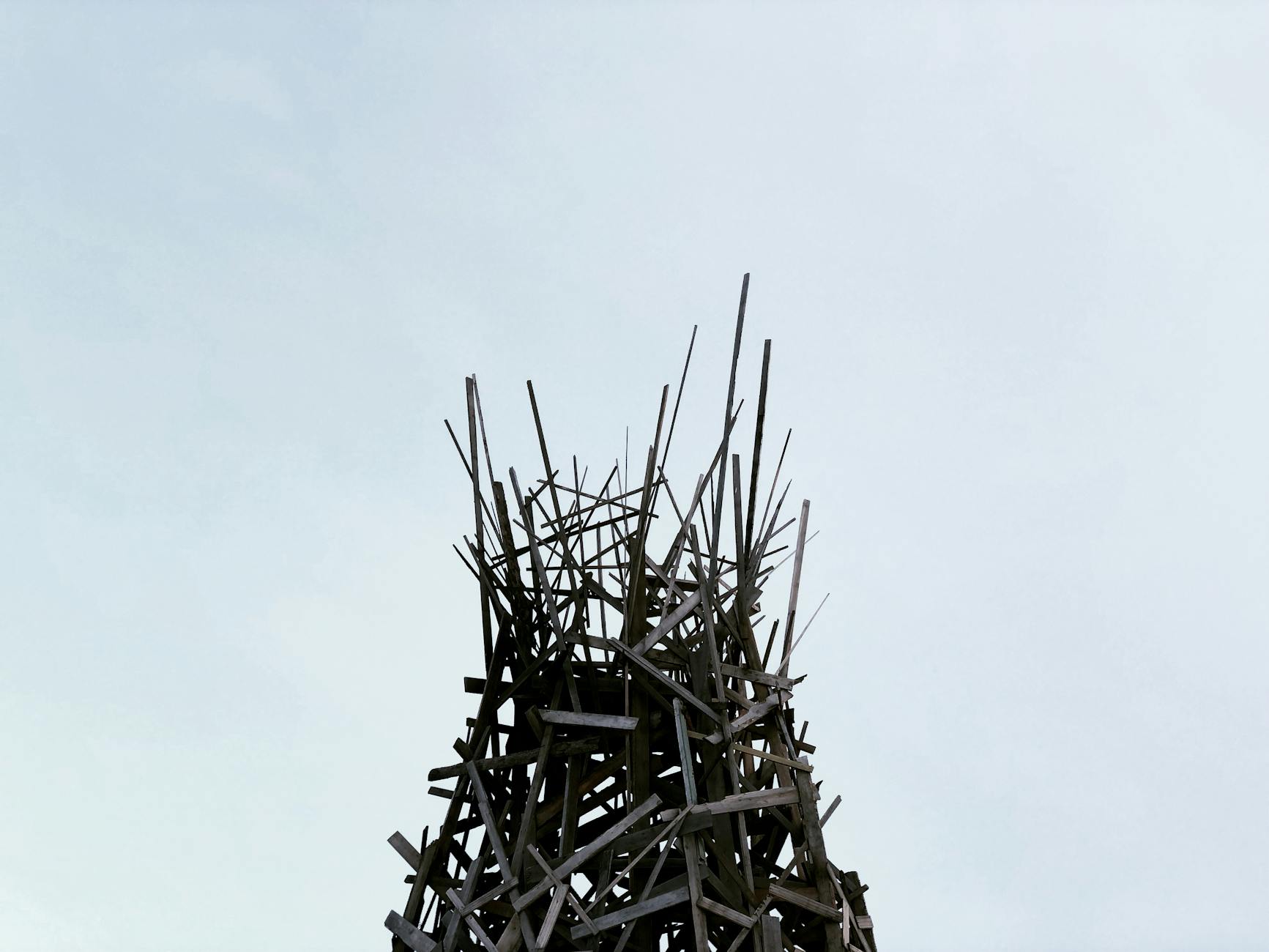 Para *desafios da montagem de cozinhas moduladas*, é crucial considerar a complexidade do nivelamento, a precisão do encaixe