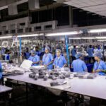 Para Equipamentos de Proteção Individual (EPIs) essenciais para montadores, são indispensáveis itens como capacetes, óculos d