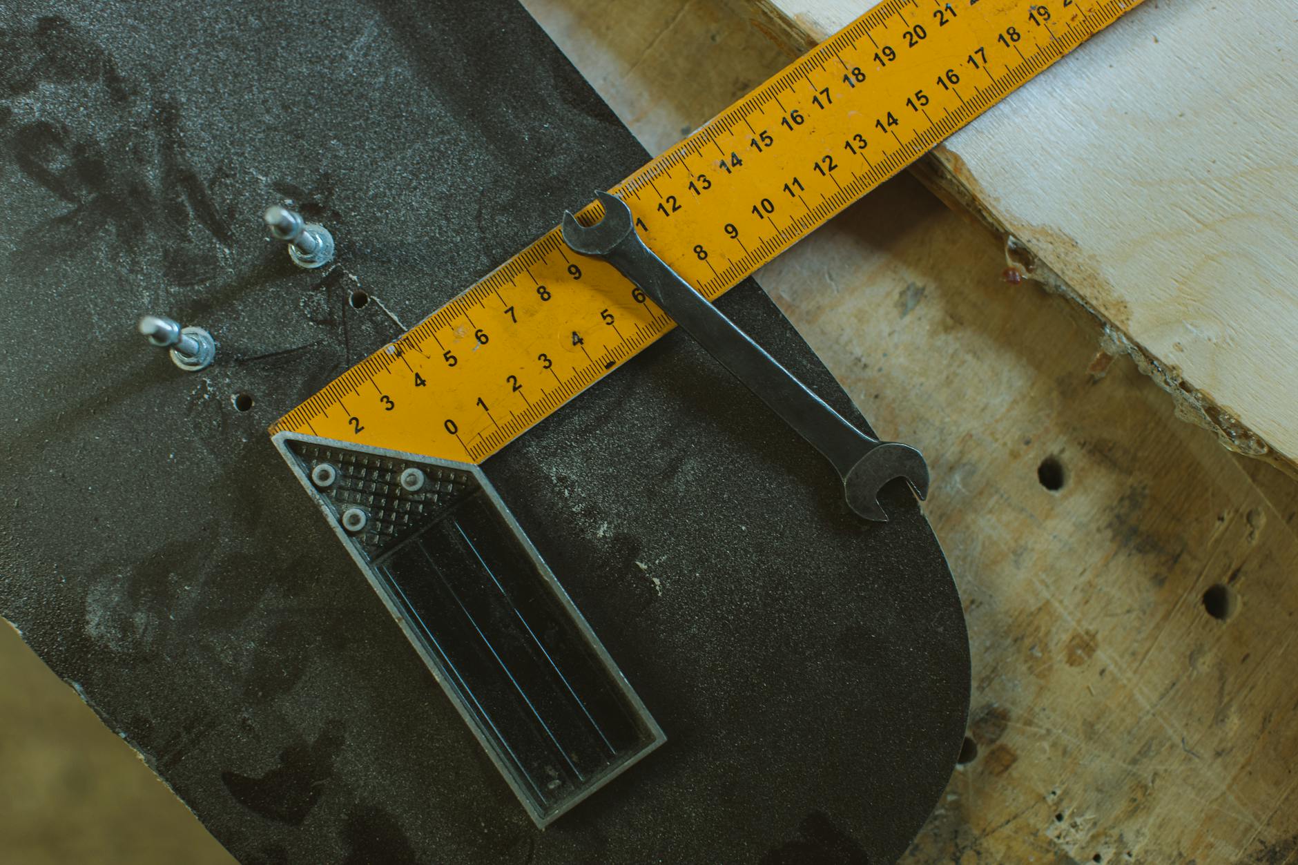 Para a montagem de cama box e cabeceiras, é fundamental seguir um passo a passo detalhado, desde a verificação das peças até