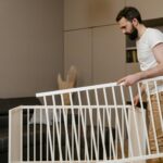 Para a montagem de móveis IKEA no Brasil, o principal que muda é a adaptação dos serviços de montagem ao mercado local, inclu