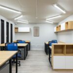 Para móveis de encaixe (sem parafusos), a nova tendência do mercado representa uma abordagem inovadora no design de interiore