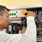 Motivos para contratar um eletricista profissional